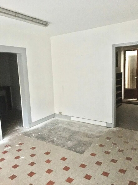Local commercial dans Clamart à louer - Photo de l’immeuble – Image 2 sur 5