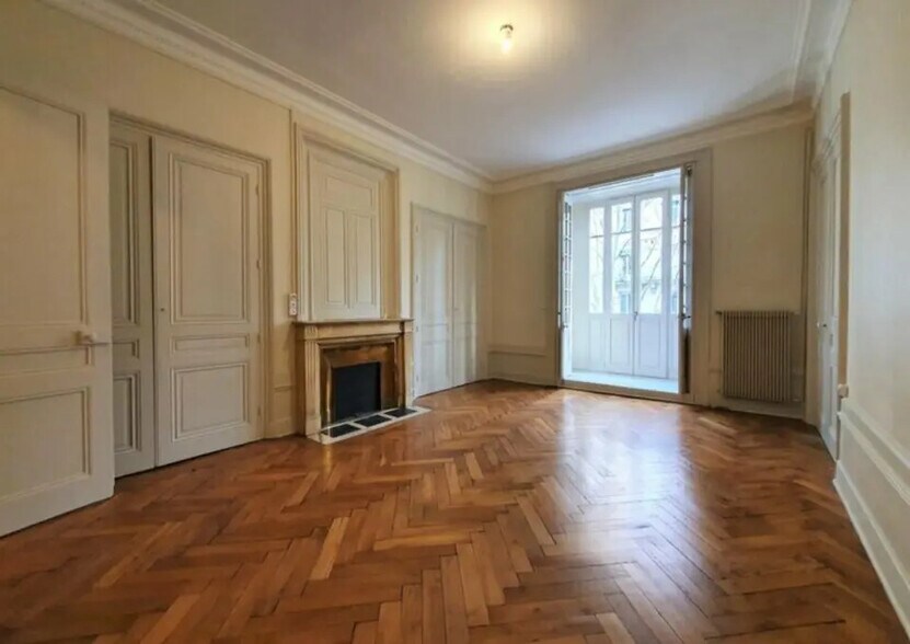 Bureau dans Paris à louer - Photo de l’immeuble – Image 2 sur 6