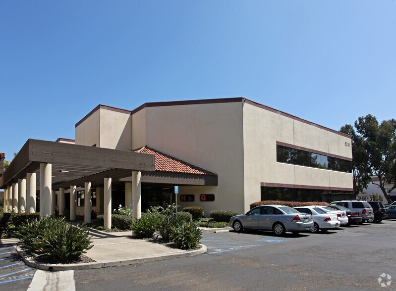 5251 Verdugo Way, Camarillo, CA à vendre - Photo de l’immeuble – Image 2 sur 6