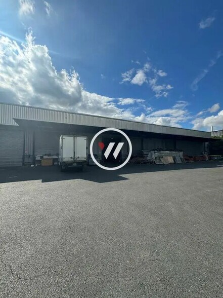 Industriel/Logistique dans Sarcelles à louer - Photo de l’immeuble – Image 2 sur 12
