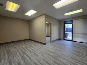 9225 Ulmerton Rd, Largo, FL à louer Photo intérieure– Image 2 sur 8