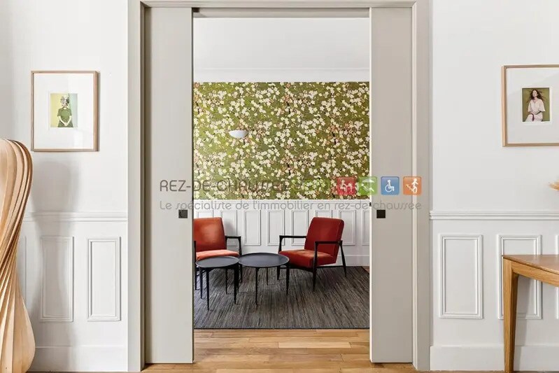 Immeuble residentiel dans Paris à vendre - Photo intérieure – Image 1 sur 8