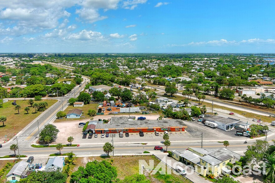 4069-4129 SE Salerno Rd, Stuart, FL à louer - Aérien – Image 3 sur 12