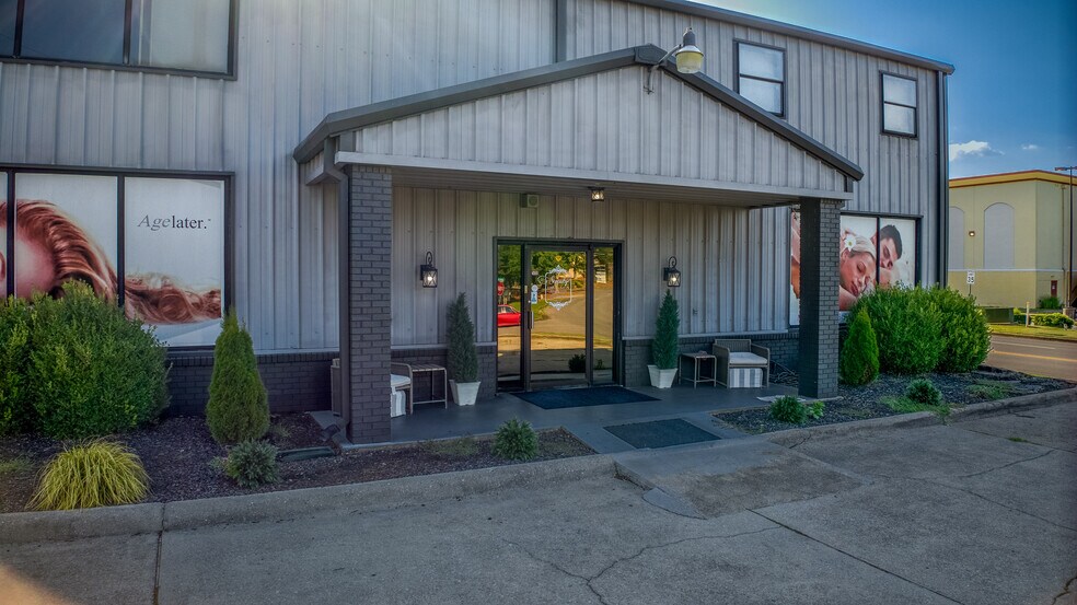 2575 Hough Rd, Florence, AL à vendre - Photo de l’immeuble – Image 3 sur 19