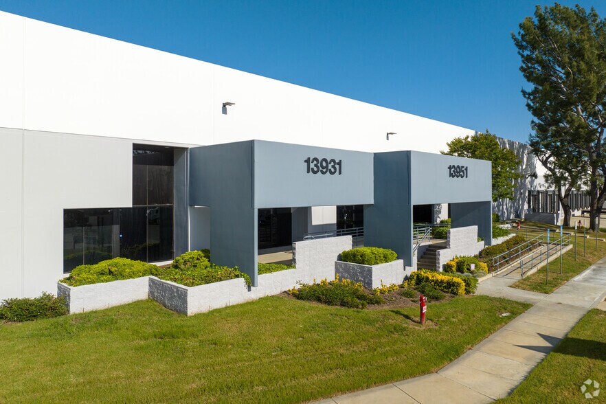 13931-13951 Yorba Ave, Chino, CA à louer - Photo principale – Image 1 sur 6