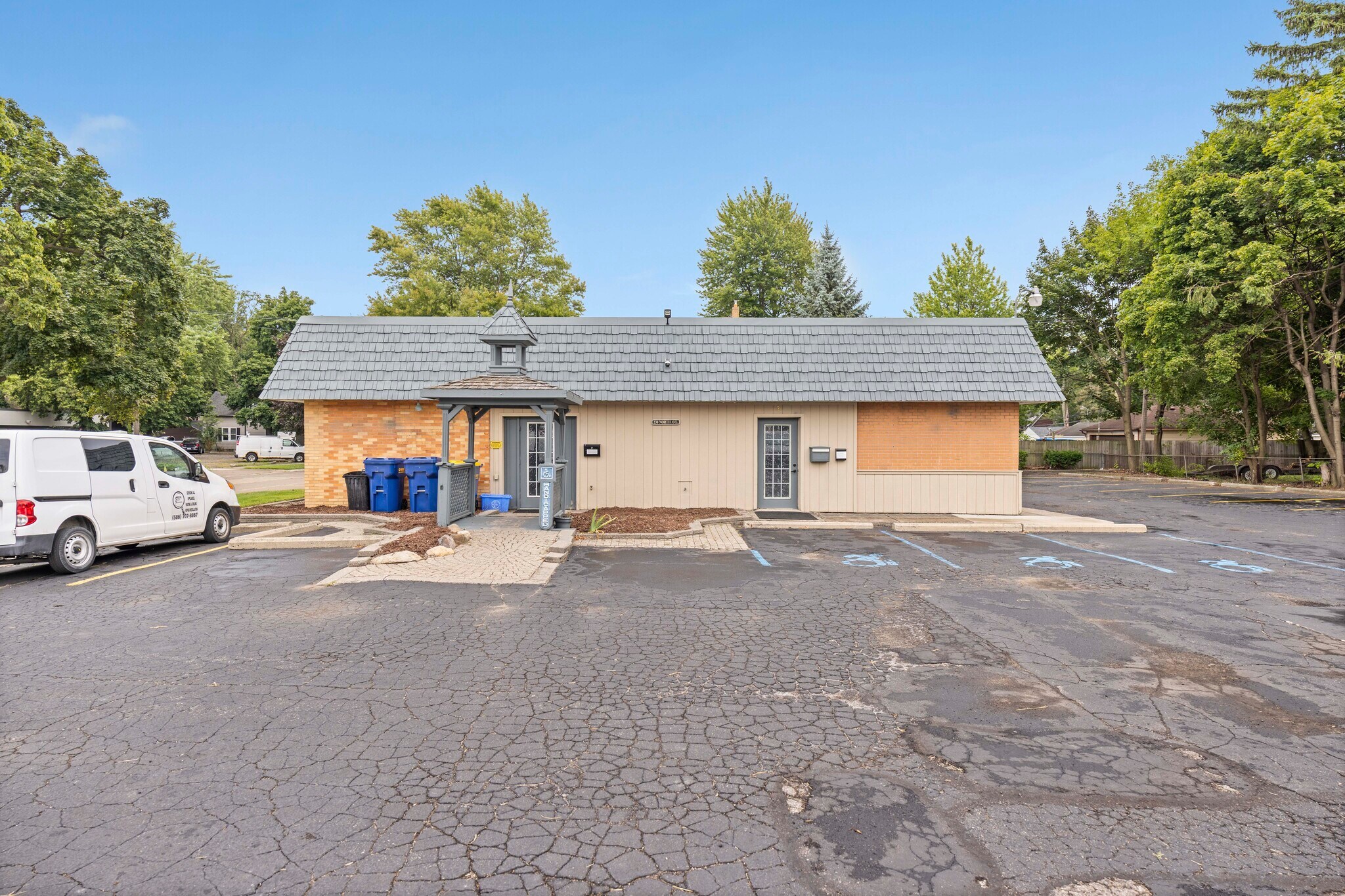 230 North Ave, Mount Clemens, MI à vendre Photo intérieure– Image 1 sur 20