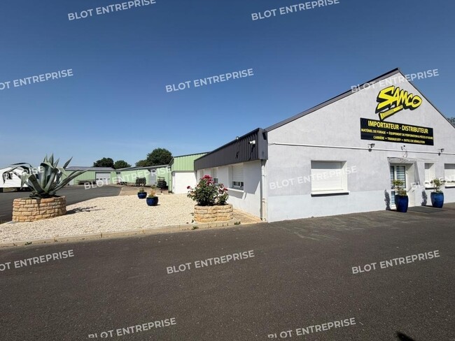 Plus de détails pour Local d’activités à vendre