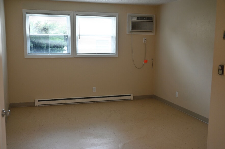 4719 Toronto St, Ames, IA à vendre - Photo intérieure – Image 3 sur 8