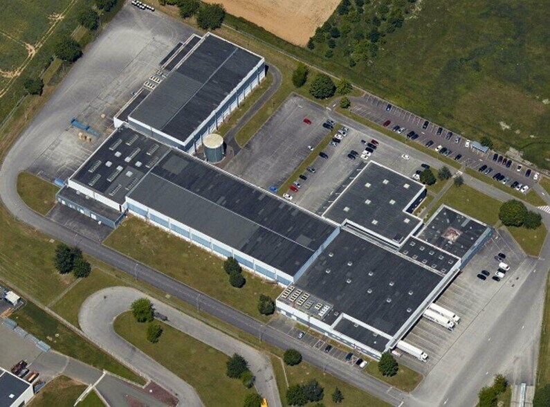 Industriel/Logistique dans Alençon à vendre - Photo de l’immeuble – Image 2 sur 2