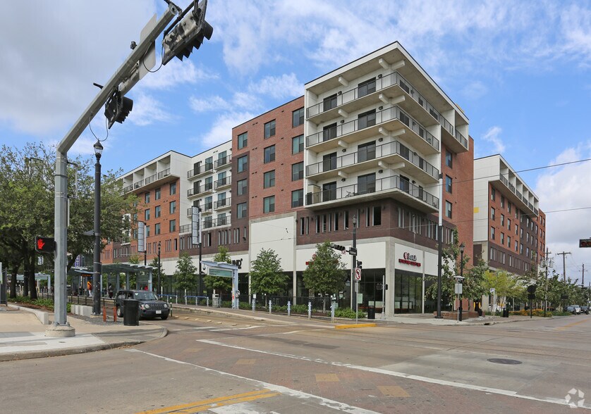 3550 Main St, Houston, TX à louer - Photo de l’immeuble – Image 2 sur 12