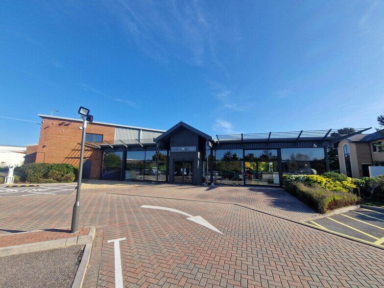 Compass Rd, Portsmouth à louer - Photo de l’immeuble – Image 1 sur 9