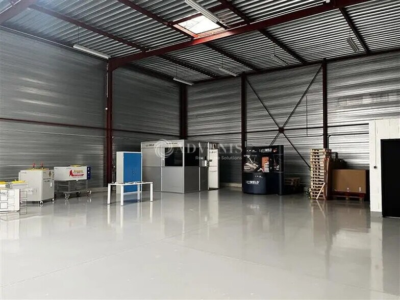 Local d’activités dans Eckbolsheim à louer - Photo de l’immeuble – Image 3 sur 8