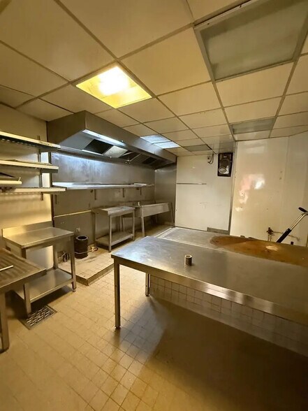 Local commercial dans Paris à louer - Photo intérieure – Image 3 sur 6