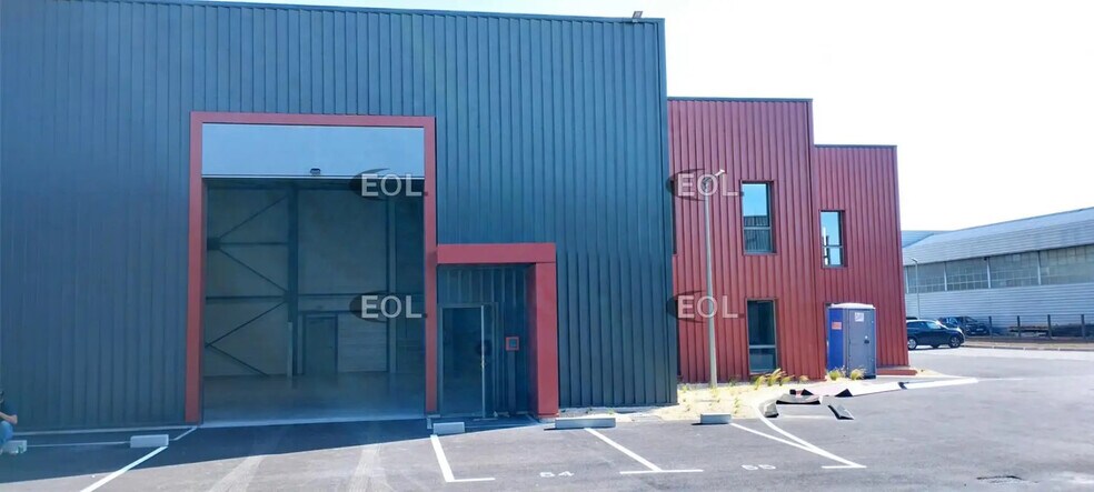 6 Rue D'Arsonval, Chassieu à louer - Photo de l’immeuble – Image 3 sur 15