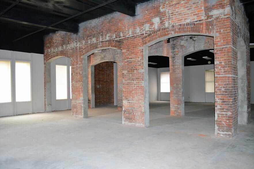 68 St Francis St, Mobile, AL à louer - Photo intérieure – Image 3 sur 12