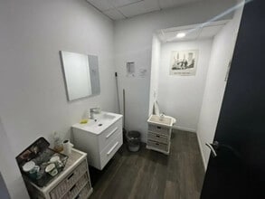 80 Rue Charles Duchesne, Aix-en-Provence à vendre Photo intérieure– Image 1 sur 10