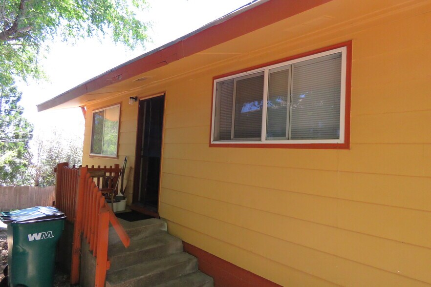 326 Jefferson St, Klamath Falls, OR à vendre - Photo de l’immeuble – Image 3 sur 10