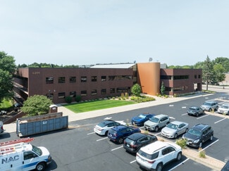 Plus de détails pour 6499 University Ave NE, Fridley, MN - Bureau à vendre