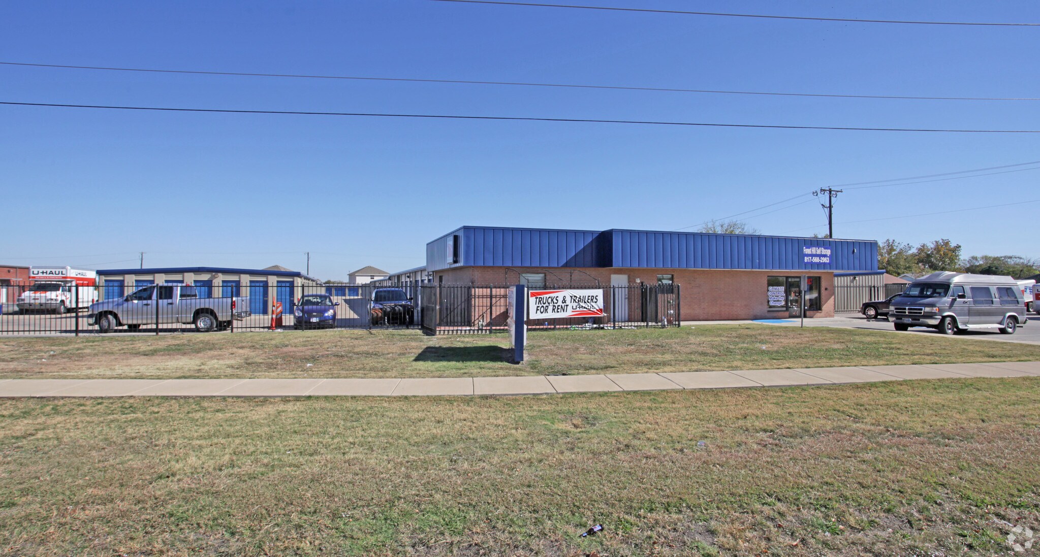 7321 Wichita St, Forest Hill, TX à louer Photo principale– Image 1 sur 10