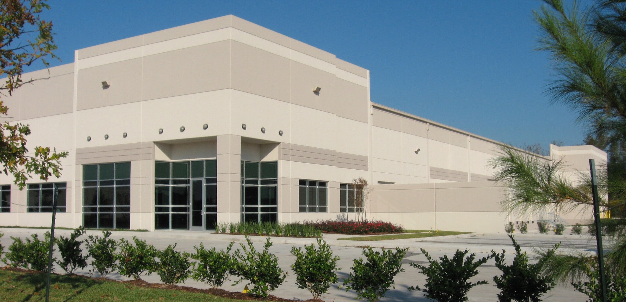 5150 Greens Rd, Houston, TX à louer Photo de l’immeuble– Image 1 sur 5