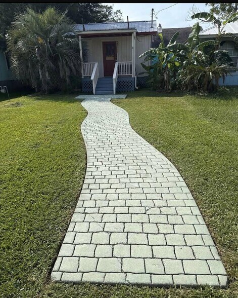 424 Grand Ave, Bacliff, TX à vendre - Photo de l’immeuble – Image 3 sur 8