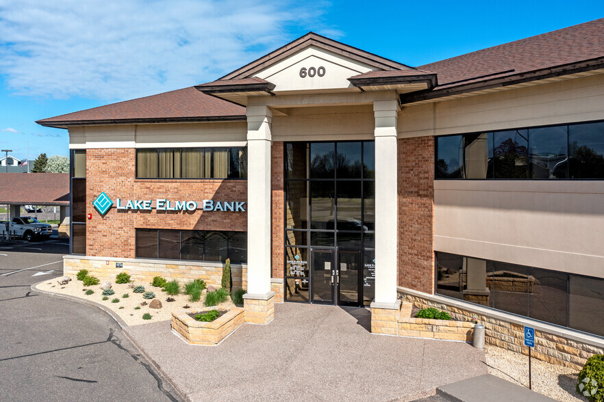 600 N Inwood Ave N, Oakdale, MN à louer - Photo de l’immeuble – Image 3 sur 5