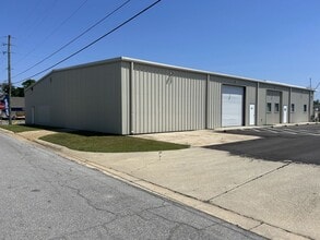 1301 Government St, Pensacola, FL à louer Photo de l’immeuble– Image 1 sur 7