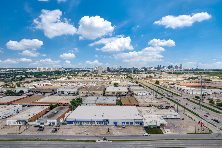 616-626 W Mockingbird Ln, Dallas, TX à louer - Photo de l’immeuble – Image 2 sur 7