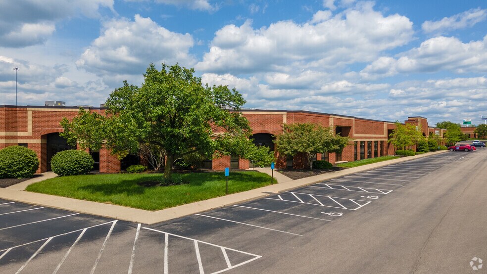 2700-2758 E Kemper Rd, Cincinnati, OH à louer - Photo de l’immeuble – Image 2 sur 4