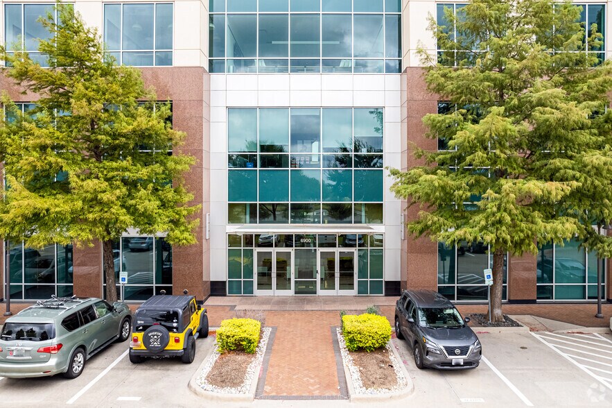 6900 N Dallas Pky, Plano, TX à louer - Photo de l’immeuble – Image 3 sur 18
