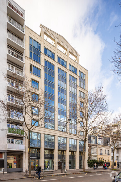 Bureau dans Paris à louer - Photo de l’immeuble – Image 2 sur 3