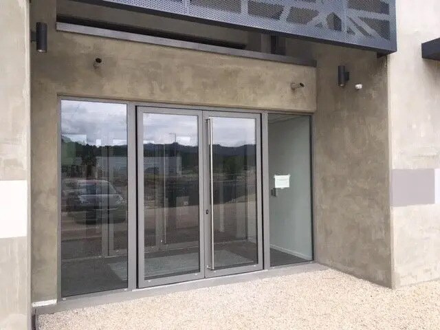 Bureau dans Gardanne à louer - Photo de l’immeuble – Image 3 sur 11