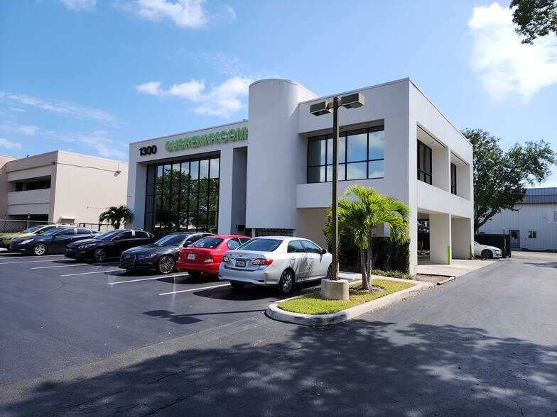 1300 Old Congress Ave, West Palm Beach, FL à vendre - Photo principale – Image 1 sur 15