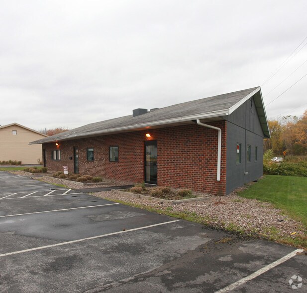 105 Kreischer Rd, North Syracuse, NY à vendre - Photo de l’immeuble – Image 3 sur 21