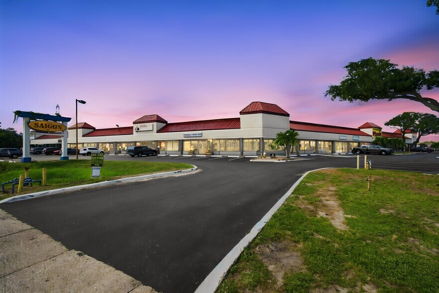 14100 US Highway 19 N, Clearwater, FL à louer - Photo de l’immeuble – Image 1 sur 61