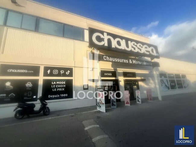 Plus de détails pour Local commercial à louer