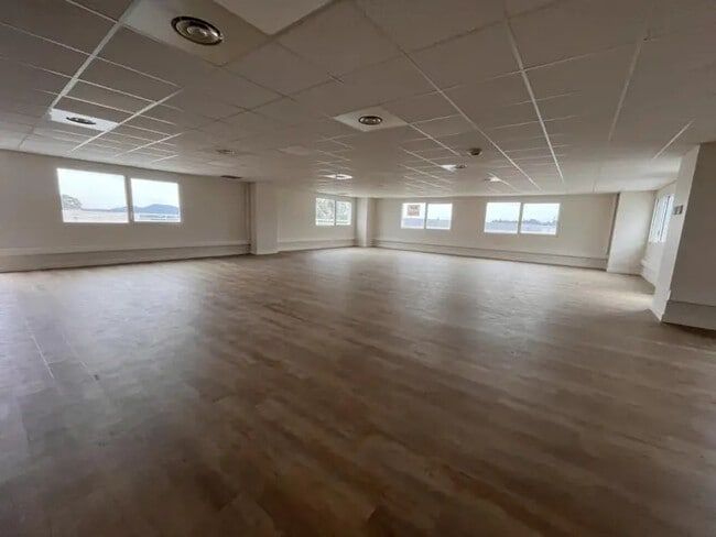 Plus de détails pour Bureau à vendre