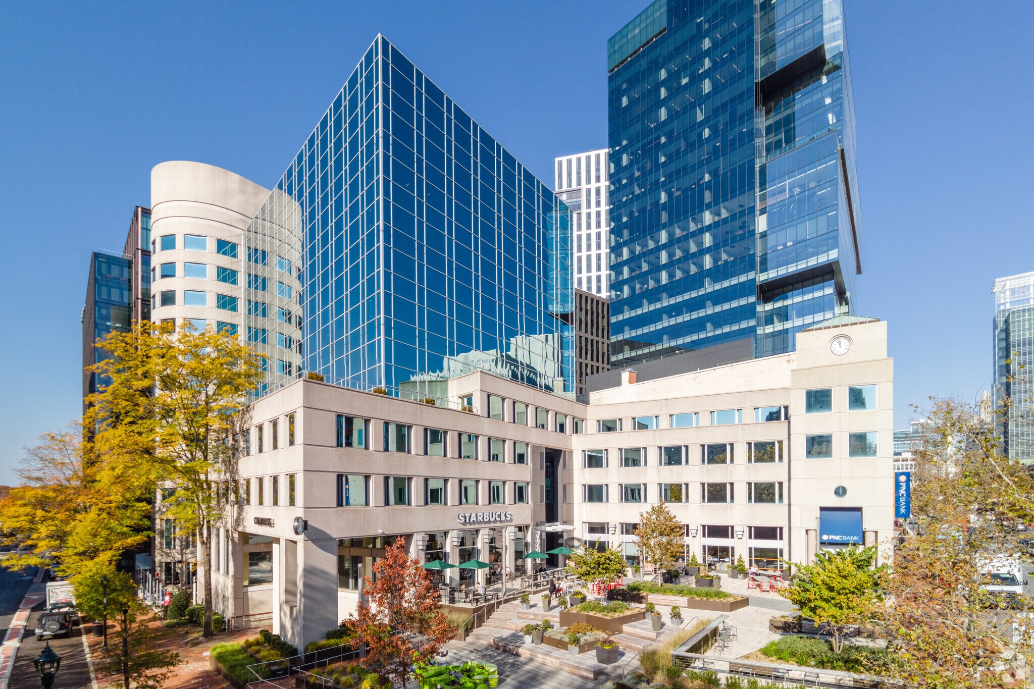 7200 Wisconsin Ave, Bethesda, MD à louer Photo principale– Image 1 sur 20