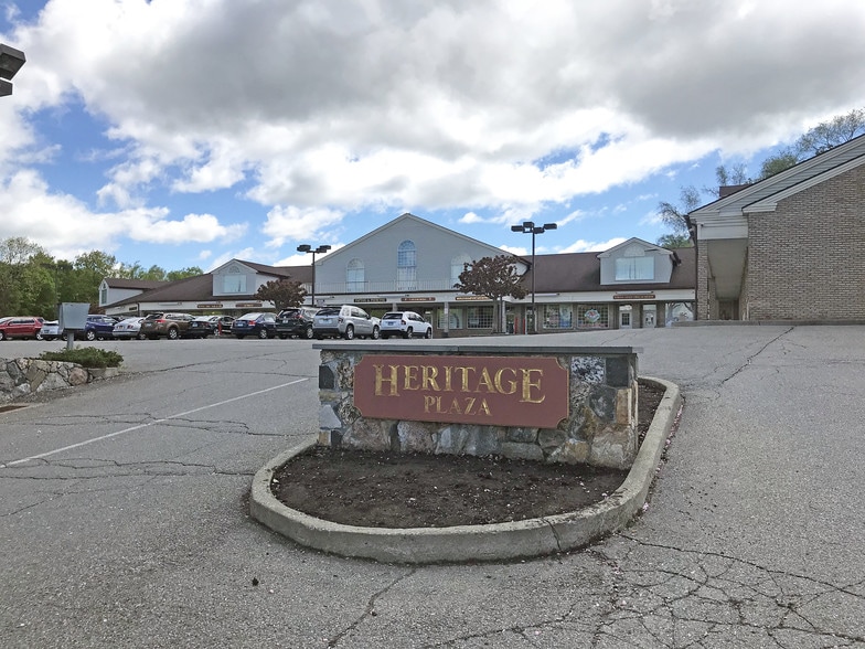 28 Brush Hill Rd, New Fairfield, CT à louer - Photo principale – Image 1 sur 3