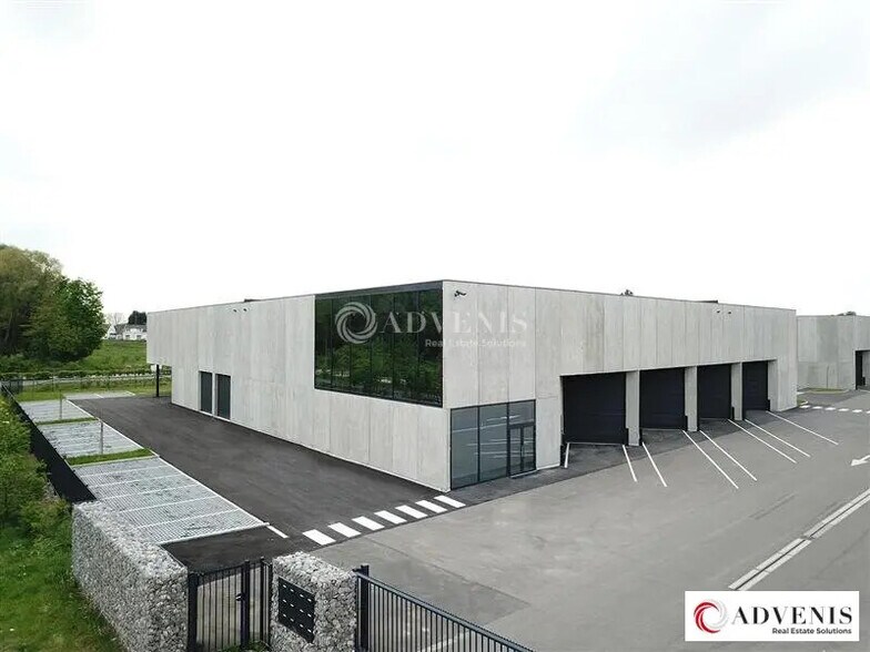 Industriel/Logistique dans Roncq à louer - Photo de l’immeuble – Image 1 sur 7