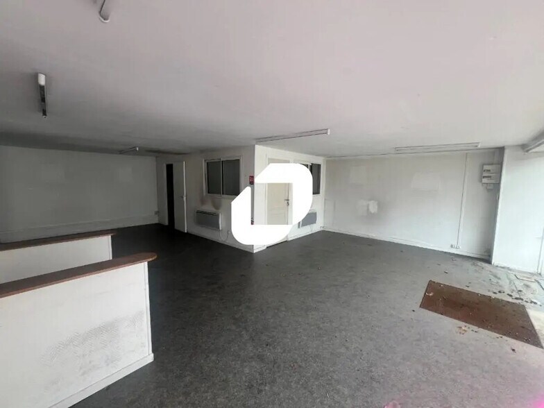 Local commercial dans Valenciennes à louer - Photo de l’immeuble – Image 2 sur 8