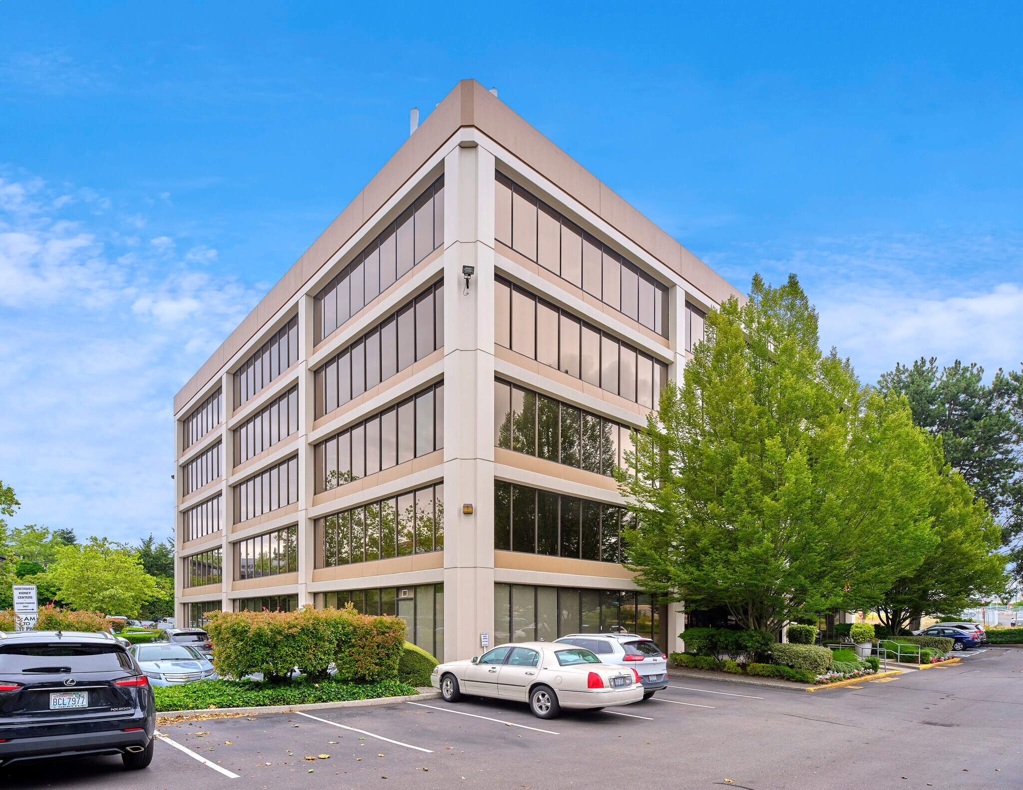 2150 N 107th St, Seattle, WA à louer Photo de l’immeuble– Image 1 sur 5