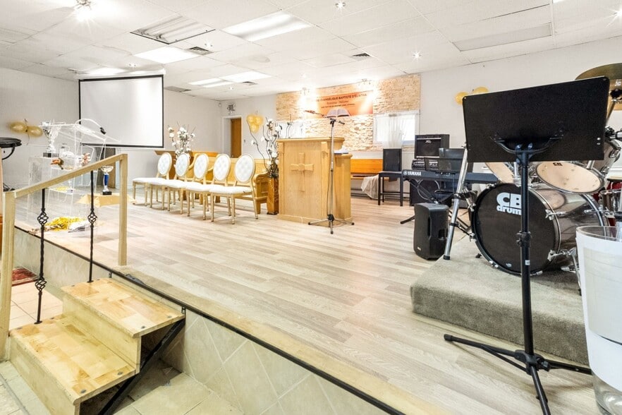 6336 Av Papineau, Montréal, QC à vendre - Photo intérieure – Image 2 sur 5