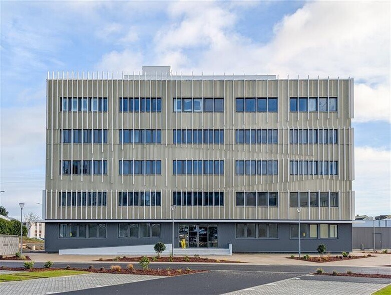 Bureau dans Saint-Brieuc à louer - Photo de l’immeuble – Image 3 sur 5