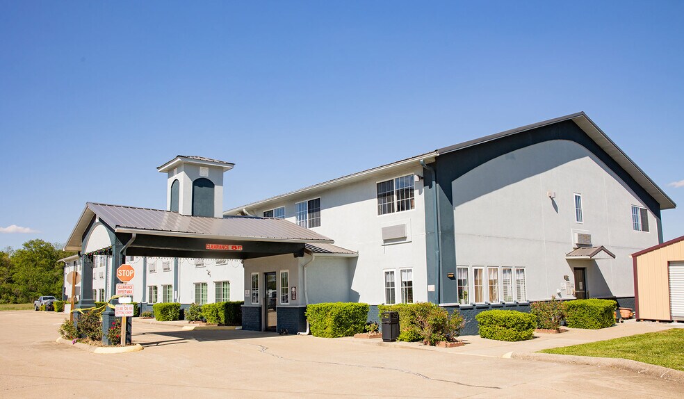 937 Enterprise Ln, Mount Carmel, IL à vendre - Photo principale – Image 1 sur 34