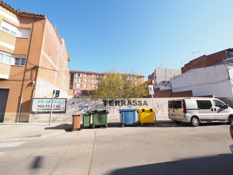 Carrer d'Orà, 40, Terrassa, Barcelona à vendre - Photo de l’immeuble – Image 3 sur 9
