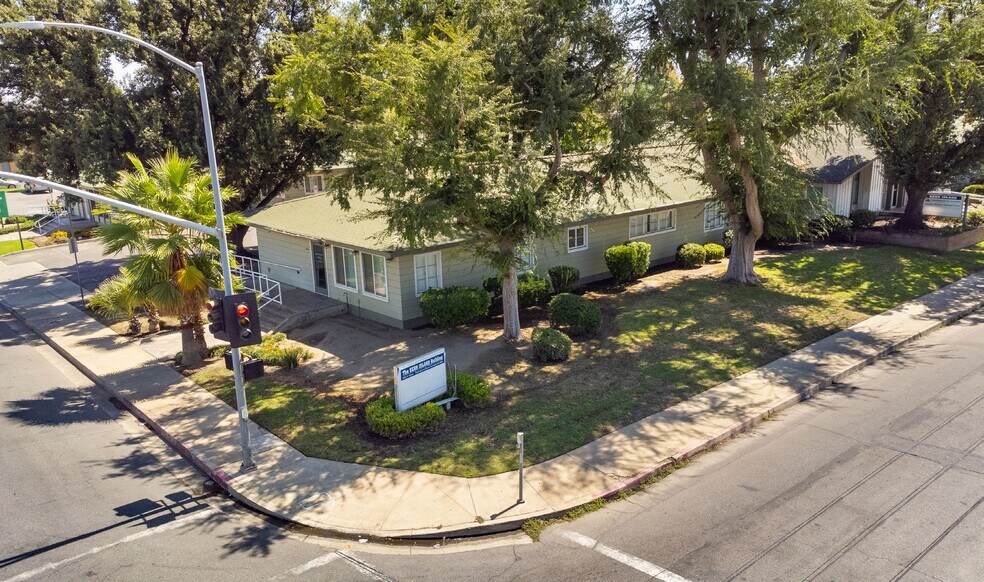 2920 H St, Bakersfield, CA à louer - Photo de l’immeuble – Image 3 sur 23