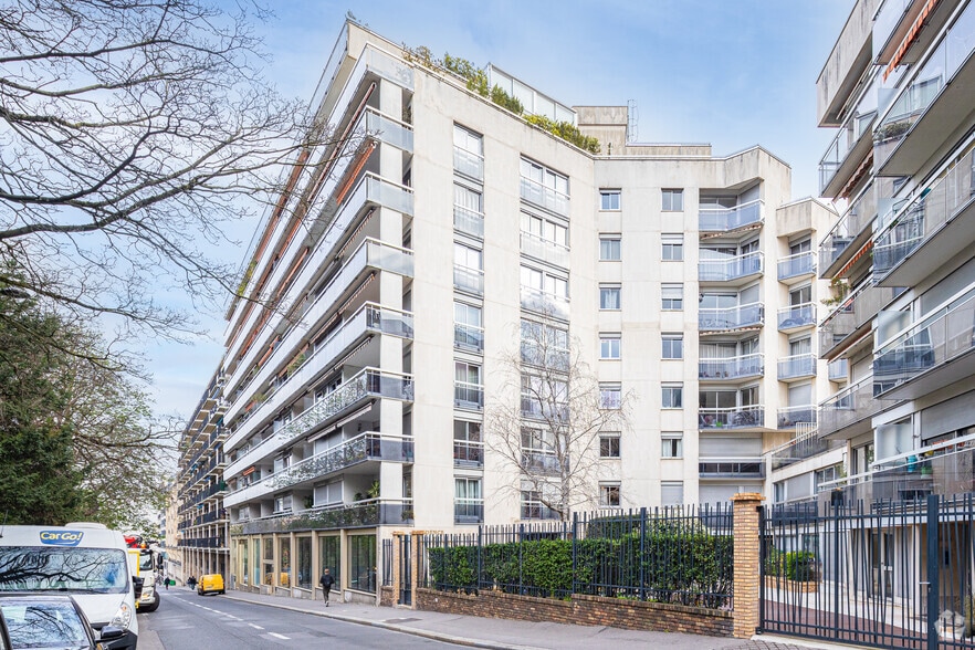Bureau dans Paris à vendre - Photo principale – Image 1 sur 18