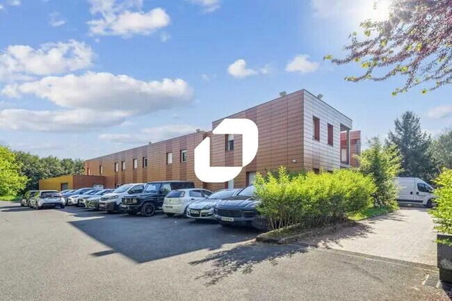 Plus de détails pour Bureau, Industriel/Logistique à louer