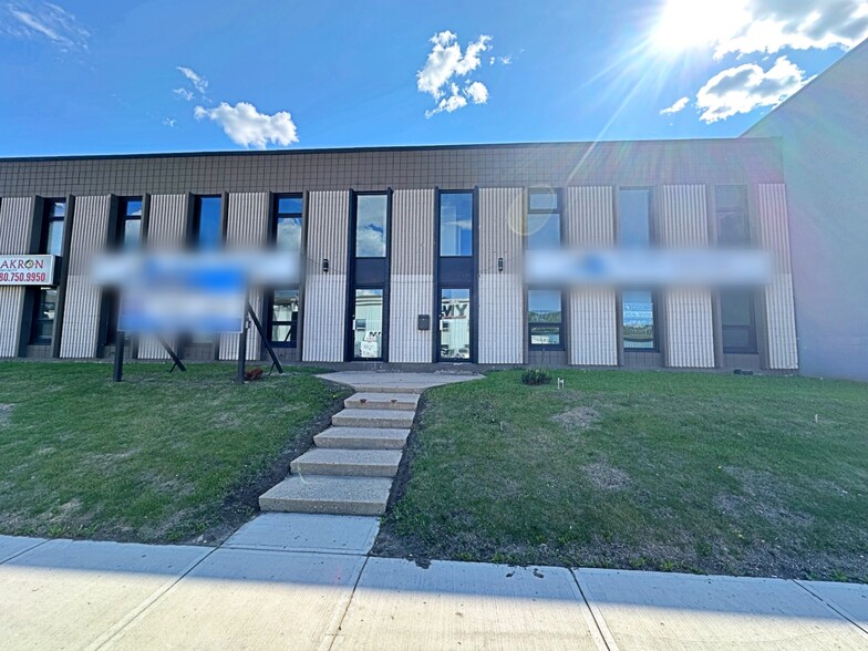 8125 Fraser Av, Fort McMurray, AB à louer - Photo de l’immeuble – Image 2 sur 39